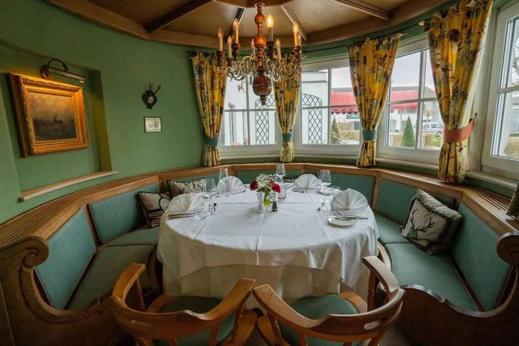 Hotel Gut Altholz Und Restaurant Hutter Plattling