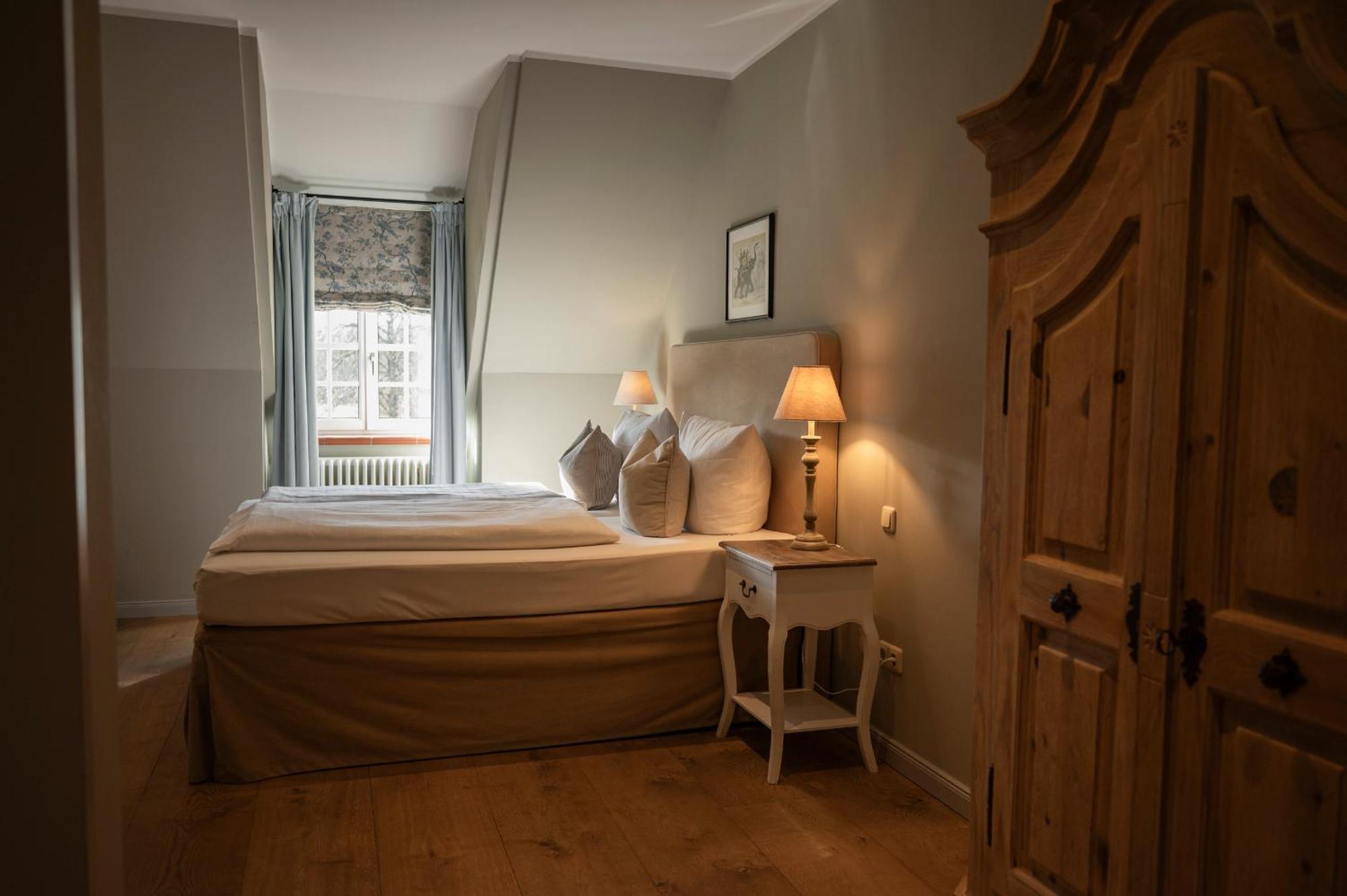 Gut Altholz Und Restaurant Hutter Plattling